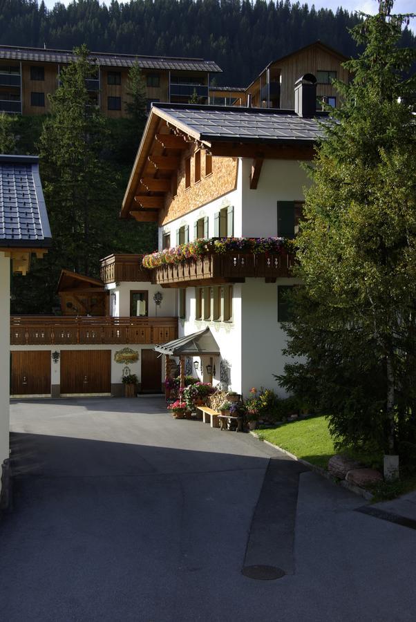 Hotel Pension Alpenrose レッヒ エクステリア 写真